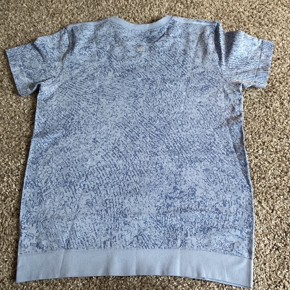 Swiftly Breeze Relaxed Fit Short Sleeve Shirt - Size 6 - Picture 2 of 2